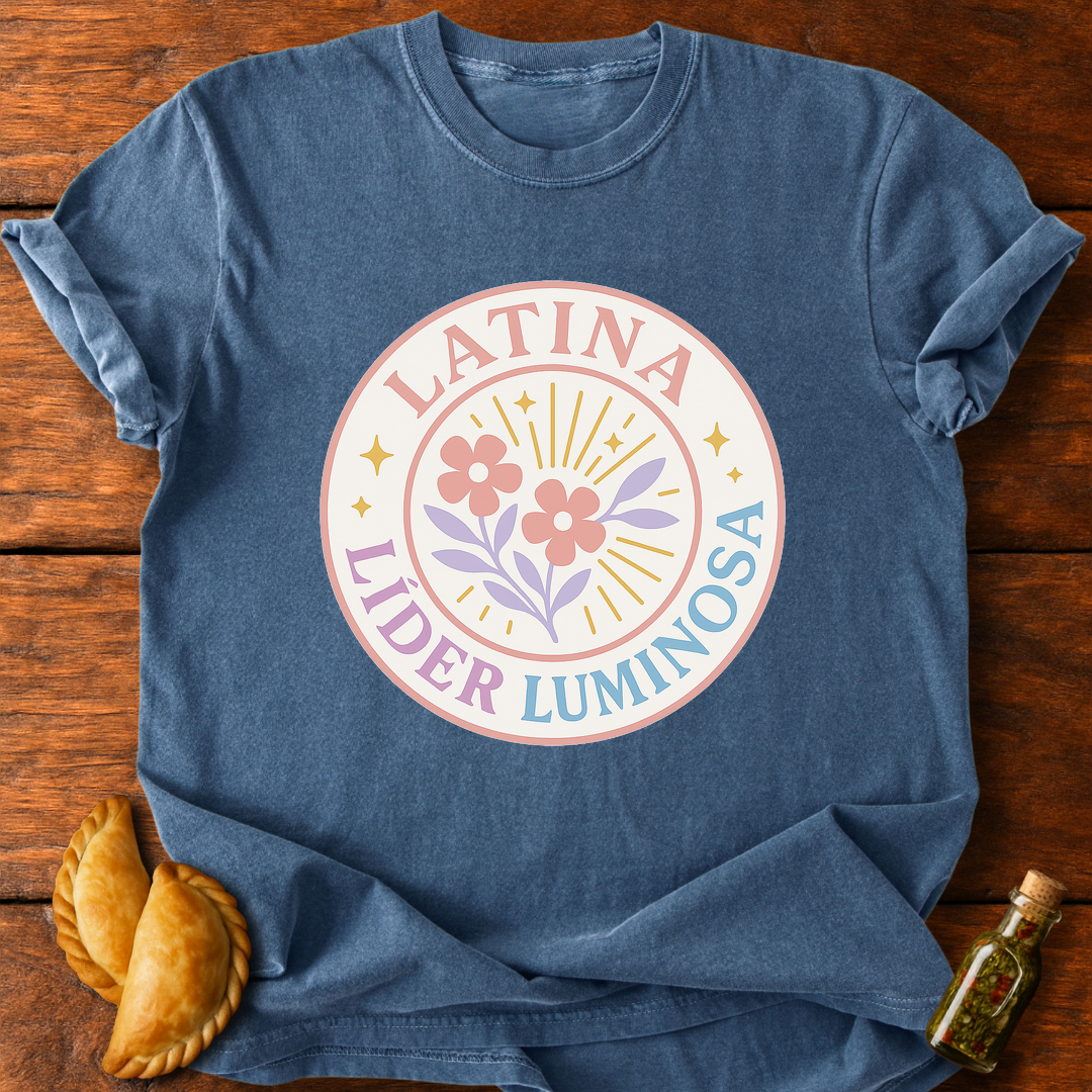 Latina Líder Luminosa T-Shirt